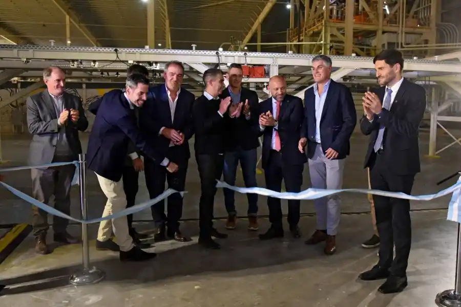 Pullaro en Fray Luis Beltrán: participó de la inauguración de una planta de la empresa constructora Brimax
