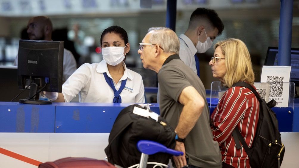 Ezeiza: Se activó el protocolo por un pasajero que llegó con síntomas de coronavirus