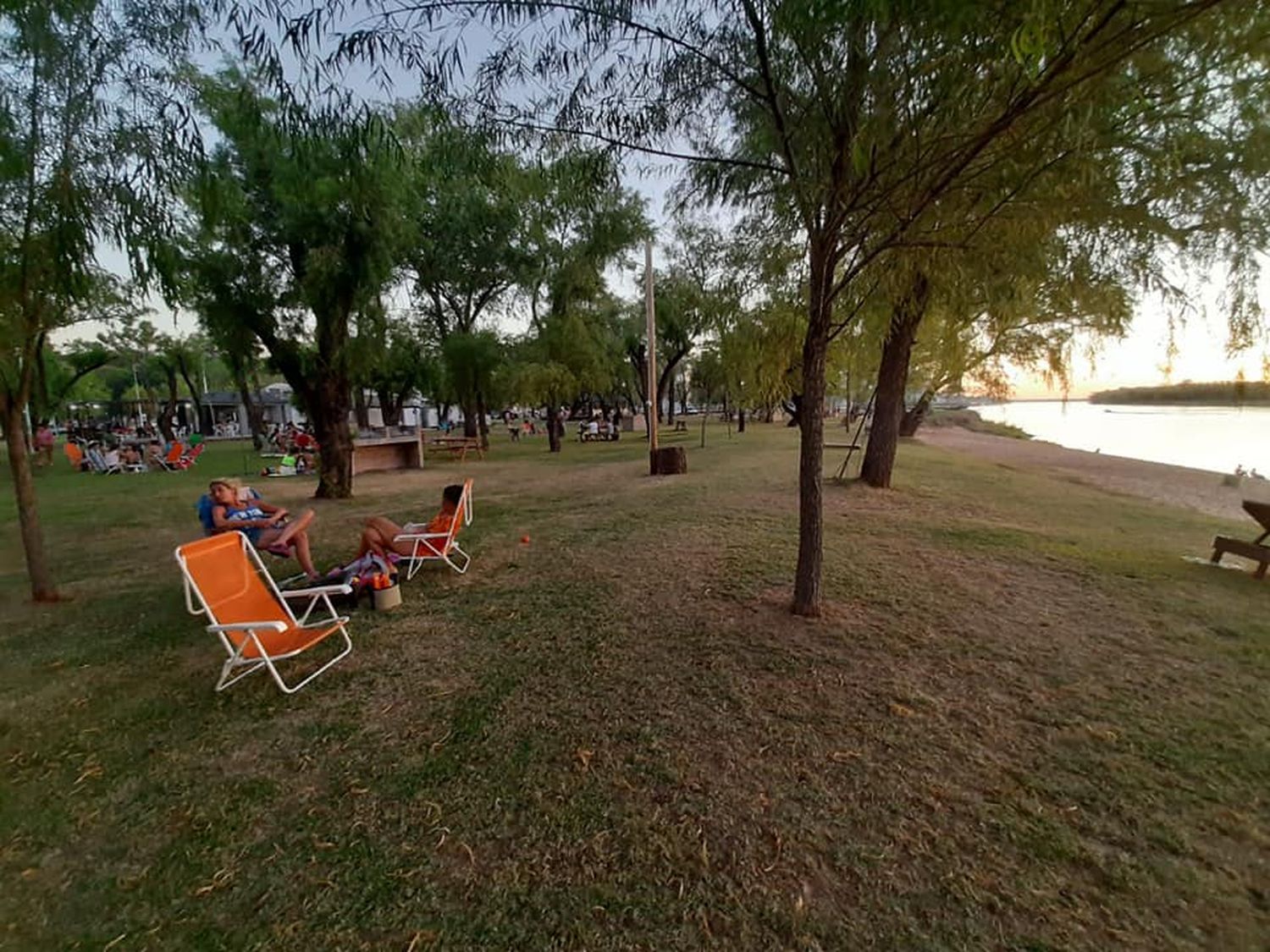 Otra jornada calurosa donde pronostican temperaturas que superarán los 30°