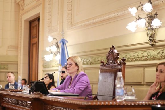 “Tenemos un gobernador que está dispuesto a ir a fondo”, dijo la vicegobernadora sobre las amenazas a Pullaro