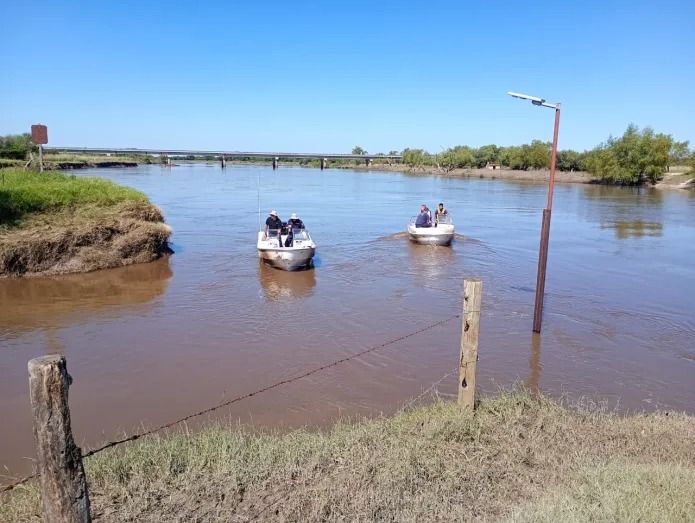 Intensifican la búsqueda de joven de Rosario del Tala desaparecido en el río Gualeguay