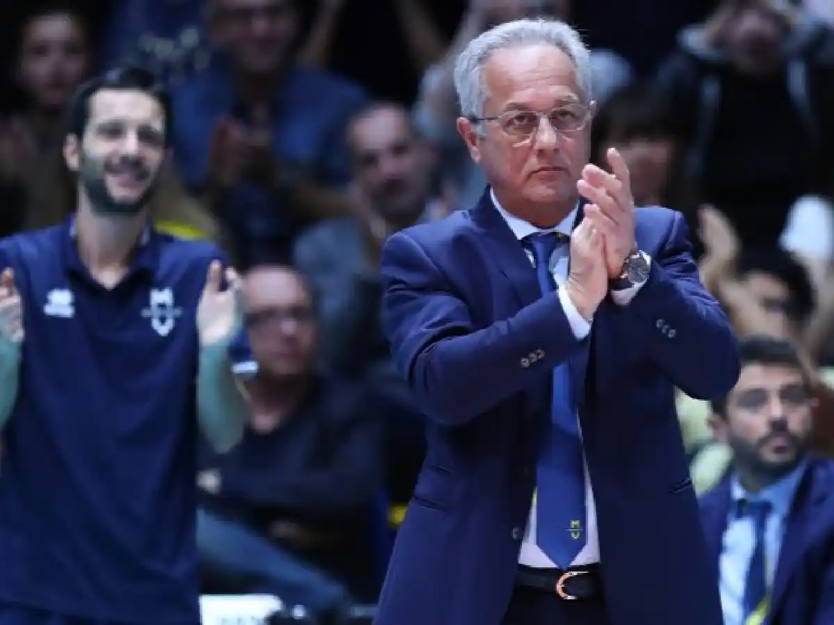 Julio Velasco se retiró de la dirección técnica