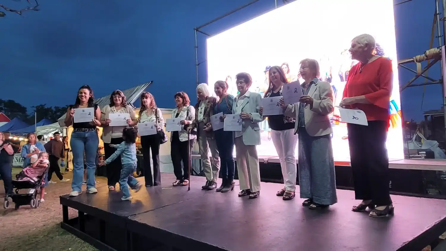 Homenajearon a diez mujeres de las colectividades