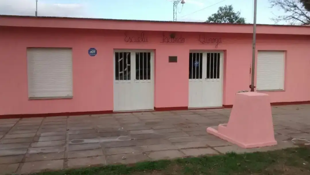 Escuela Facundo Quiroga del paraje La Quemada, ubicada a 15 km al norte de Tránsito.