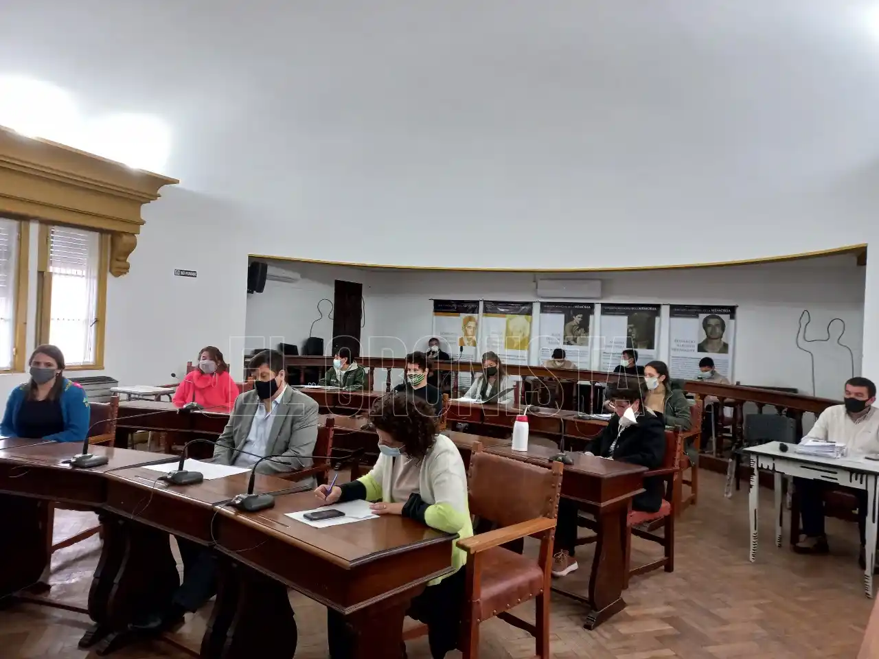 En sesión extraordinaria se adjudicó la única oferta para adquirir material para camino rural