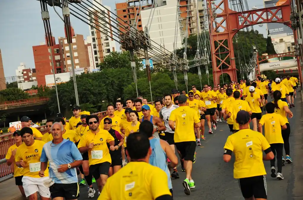 Santa Fe Corre: Dos mil personas coparon las calles de la ciudad