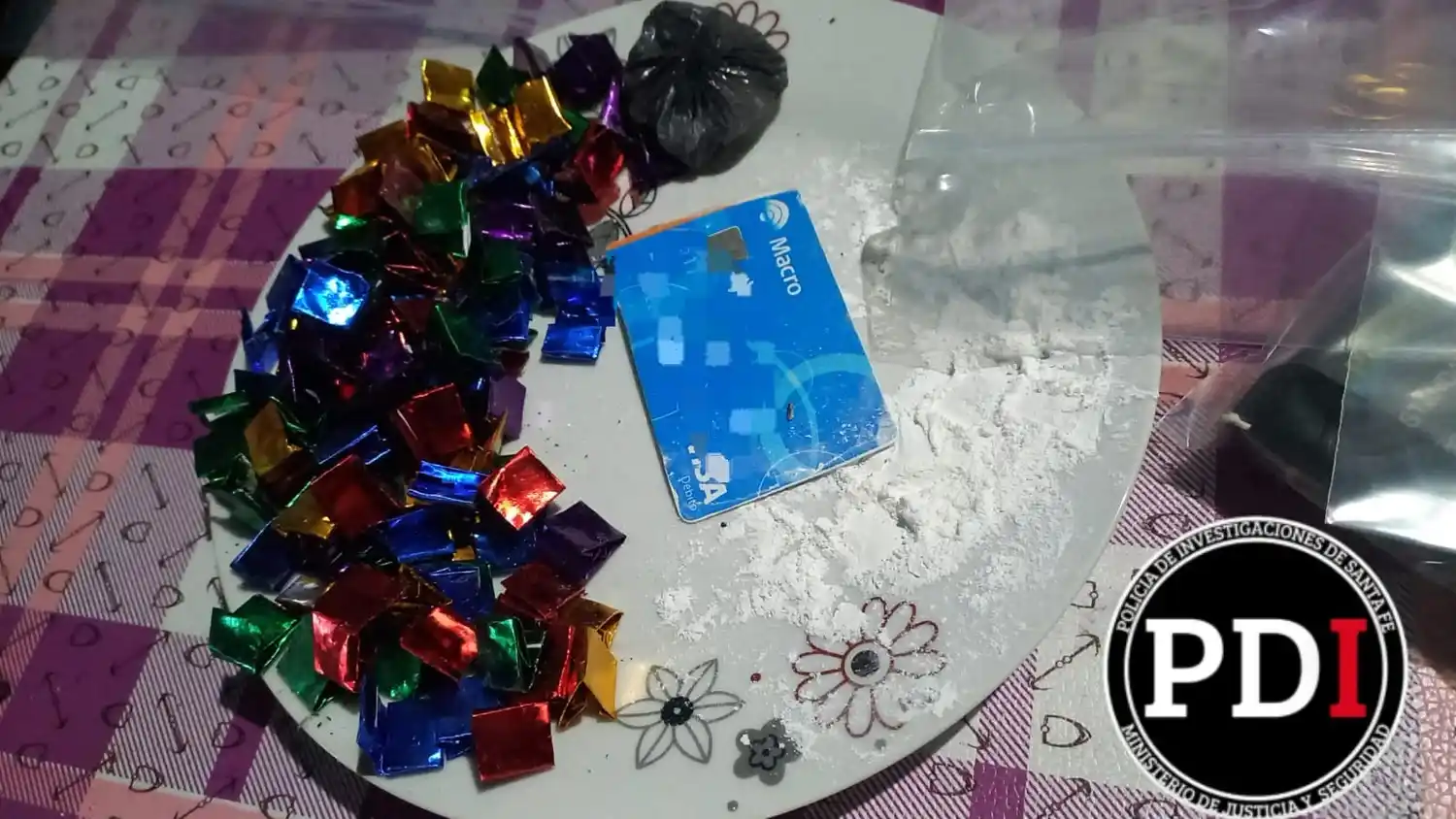 La PDI detuvo a una mujer por microtráfico y secuestró droga, armas y dinero - 3