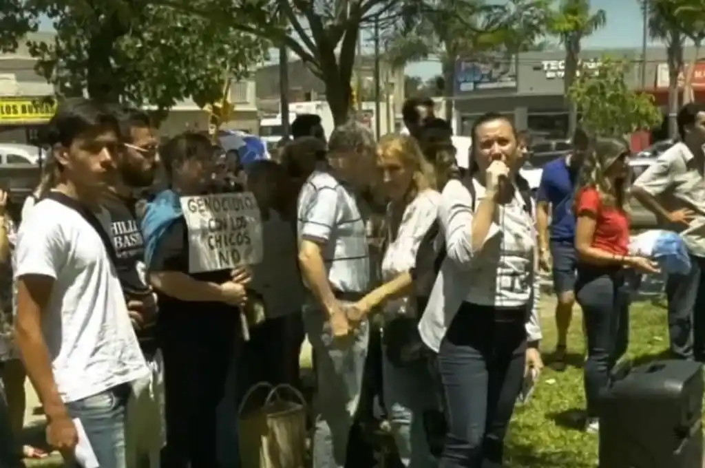 Antivacunas santafesinos protestaron por el pase sanitario