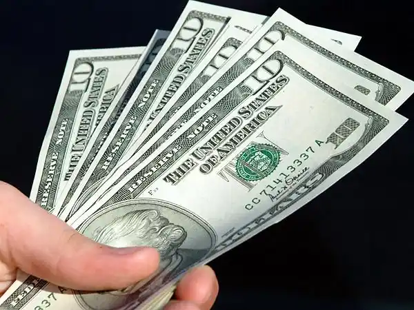 Cotización del dólar: Sube el oficial y baja el blue