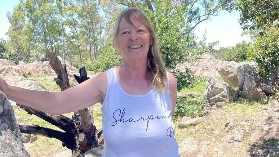 Se jubiló. Hace poco tiempo, pero igual piensa continuar con la tarea que la hace feliz