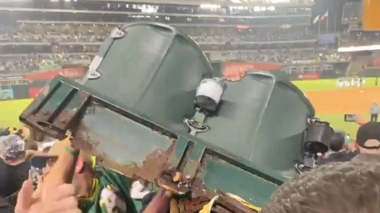 A's fans remove Oakland Coliseum seats, attempt to carry them out of stadium