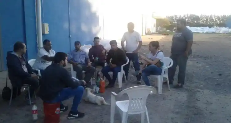 Paro general, otra fábrica que cierra y un proyecto de “emergencia laboral”