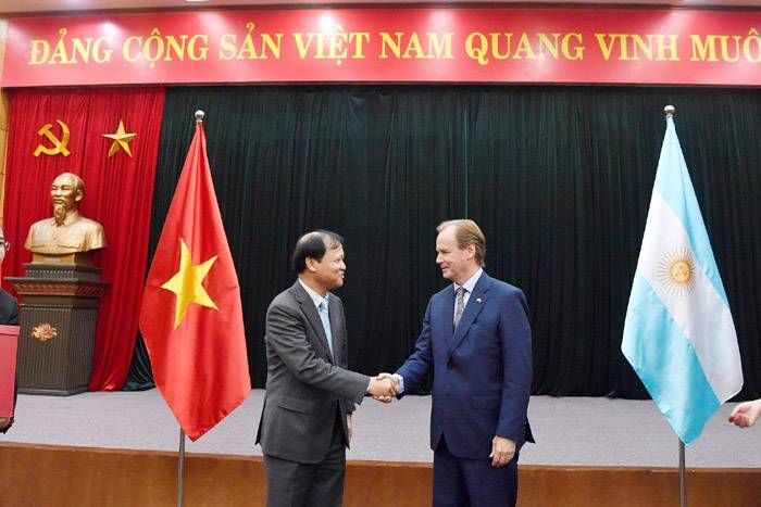 Vietnam habilitará la importación  de cítricos dulces y carne porcina  de la Región Centro