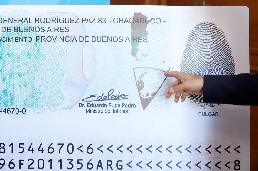 Presentaron el nuevo DNI que incluye una actualización del mapa bicontinental argentino