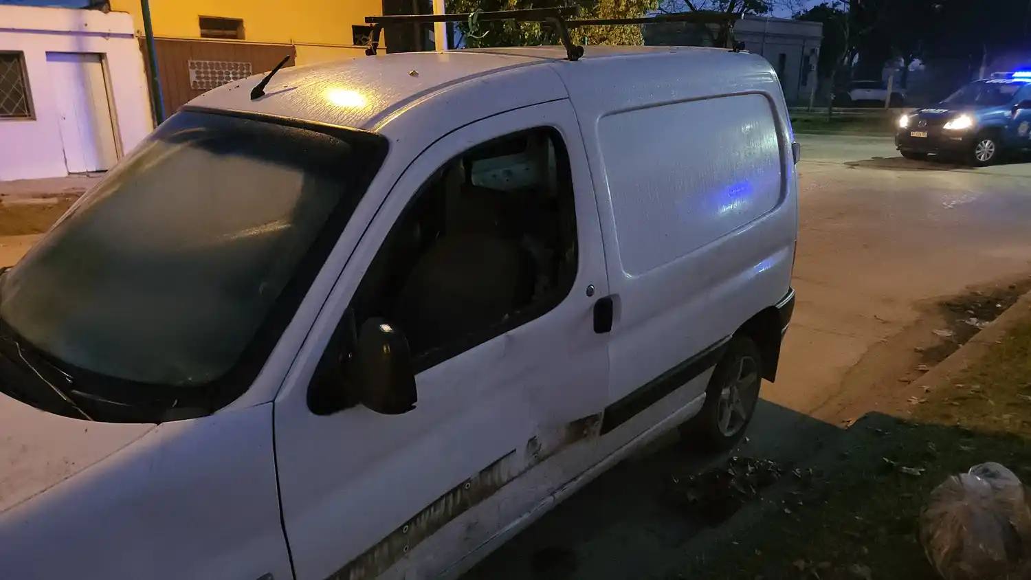 Accidente choque Av Brasil y Guemes, fotos radio rafaela - 1