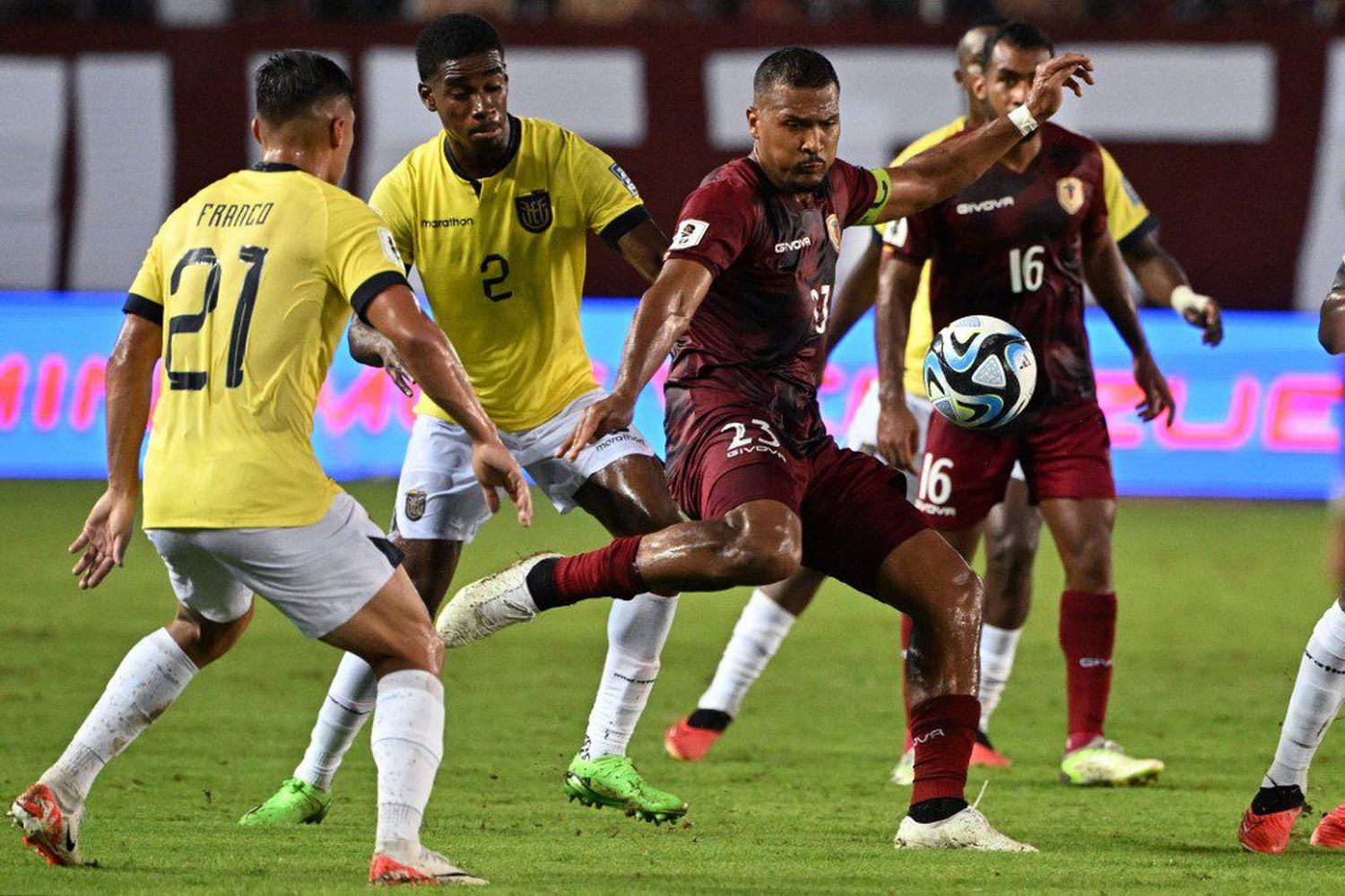 Este fue el mensaje que los hinchas de la Vinotinto le dejaron a Nicolás Maduro este #16Nov