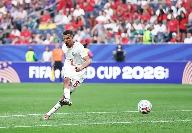 Azzedine Ounahi convirtió el primer gol tras una jugada preparada a la salida de un tiro libre.