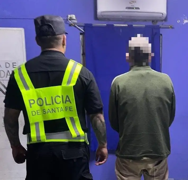 SANTURCE: IDENTIFICARON A UN CONDUCTOR Y LE SECUESTRARON UNA ESCOPETA TRAS CONTROL VEHICULAR - 2