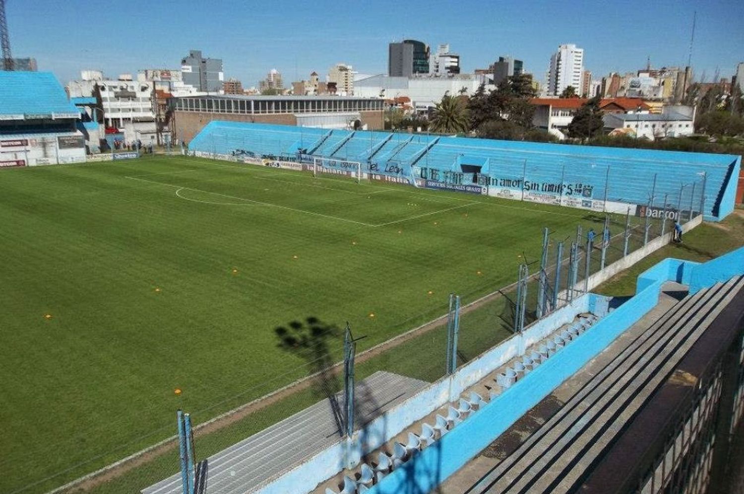 Escándalo en Estudiantes de Río Cuarto: el jefe de prensa desapareció y el presidente está detenido