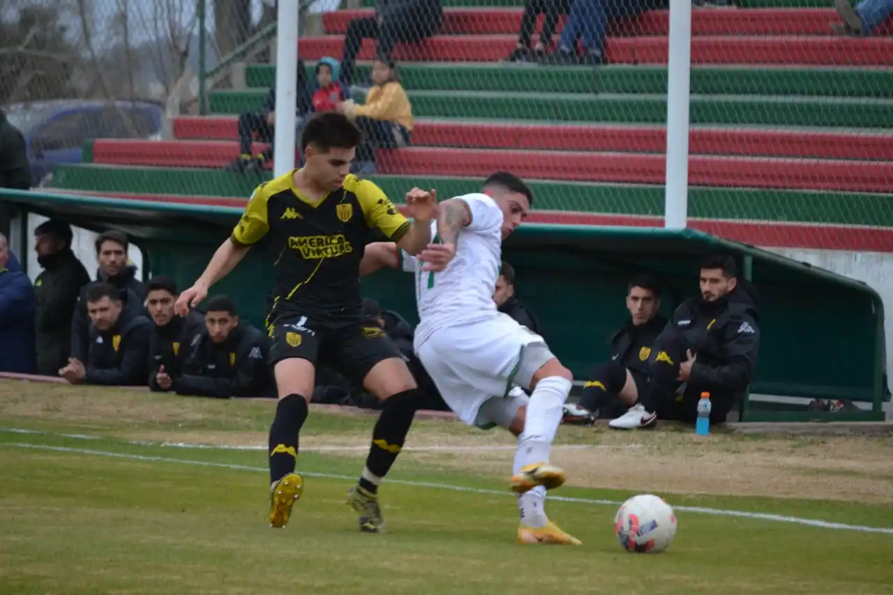 FOTO PRENSA SANTAMARINA Espinoza ajusta la marca contra Montero