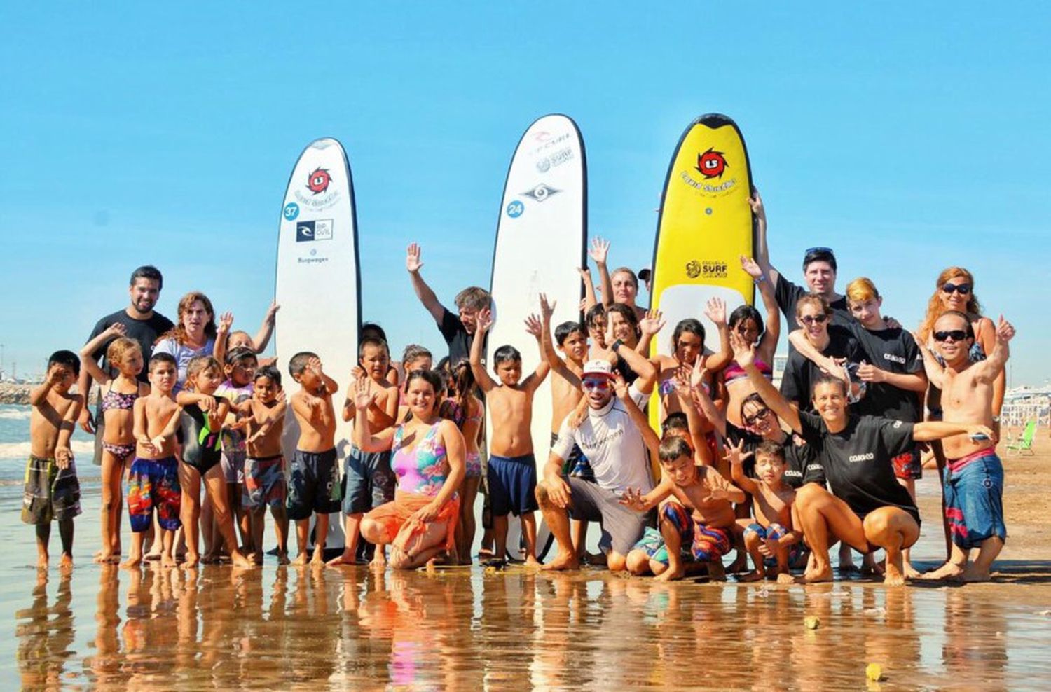 Comenzó el taller "Jugando con las Olas" para los que menos tienen