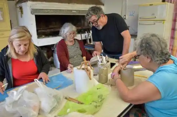 Los talleres son gratuitos y abiertos a la comunidad, en distintos barrios de la ciudad.