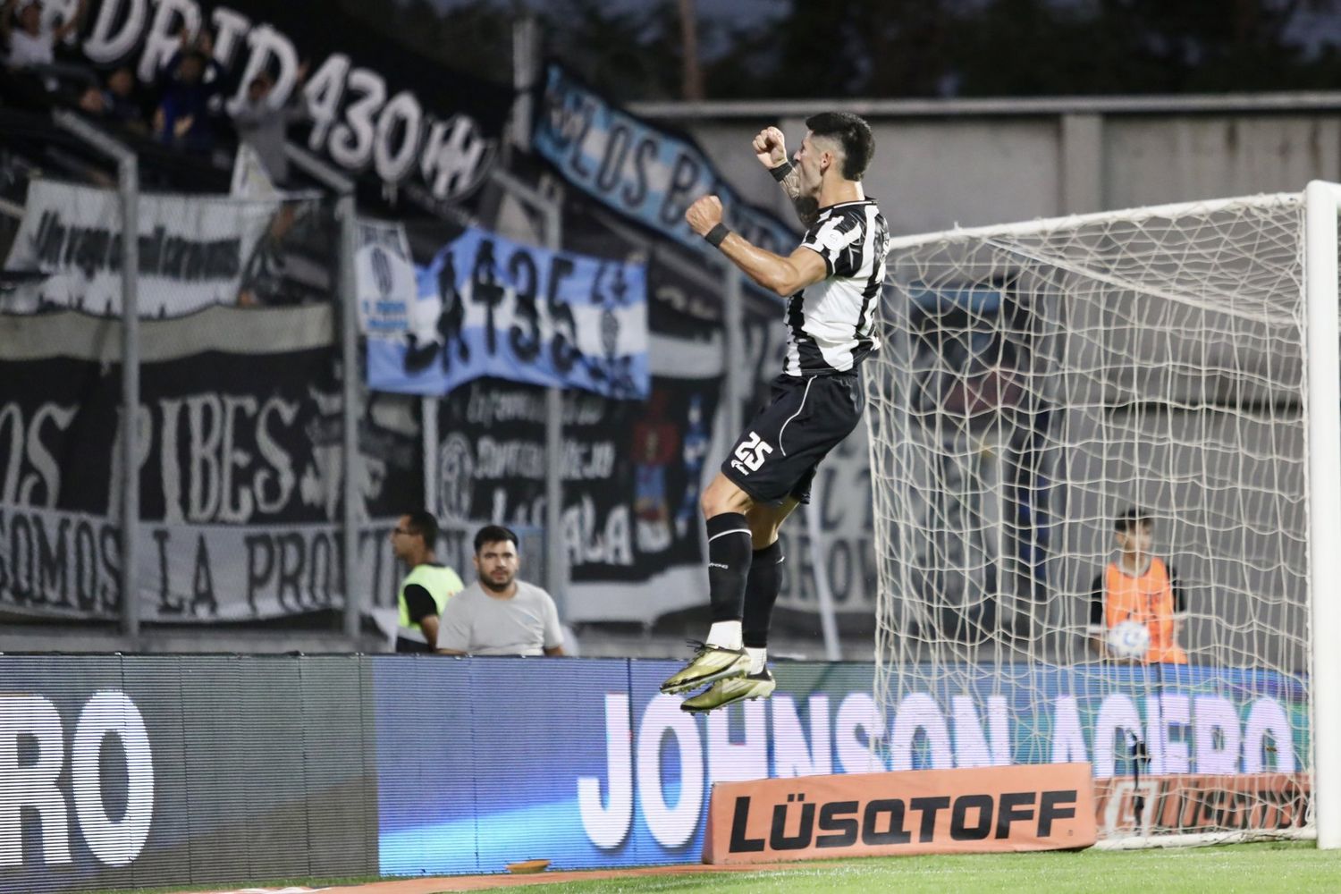 Florentín festeja el 2-1.