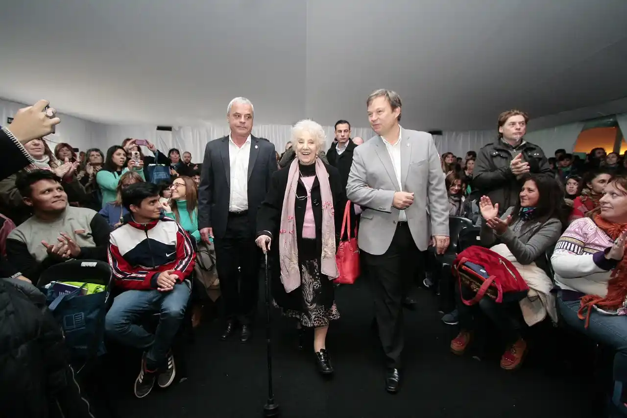 Cascallares y Estela de Carlotto inauguraron la Feria Internacional del Libro en Almirante Brown