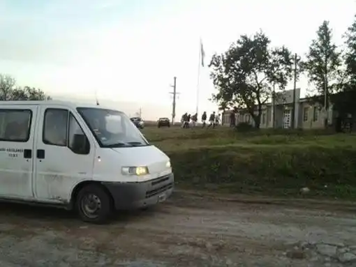 El Becario y transportistas escolares rurales acordaron el nuevo sistema del servicio