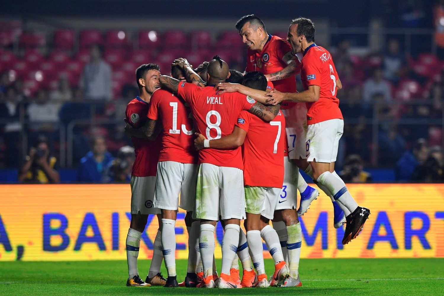 Chile se estrenó con una goleada sobre Japón