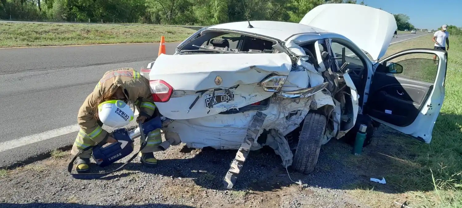Dos personas debieron recibir asistencia médica luego de un choque en Ruta 12