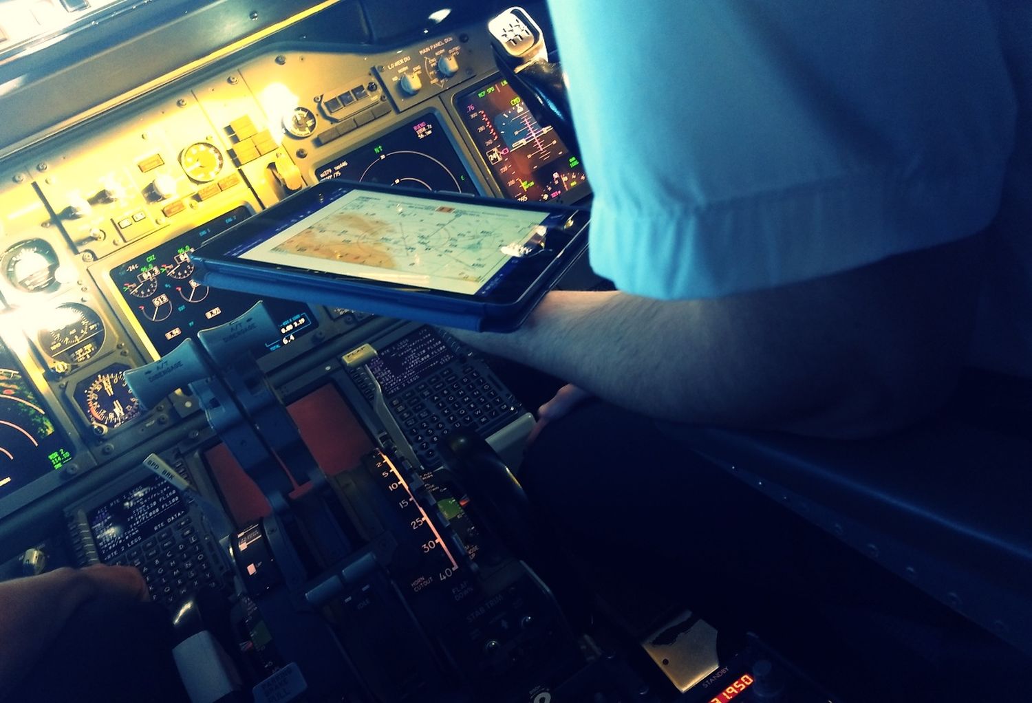 Aerolíneas Argentinas entregó 900 tablets a sus pilotos