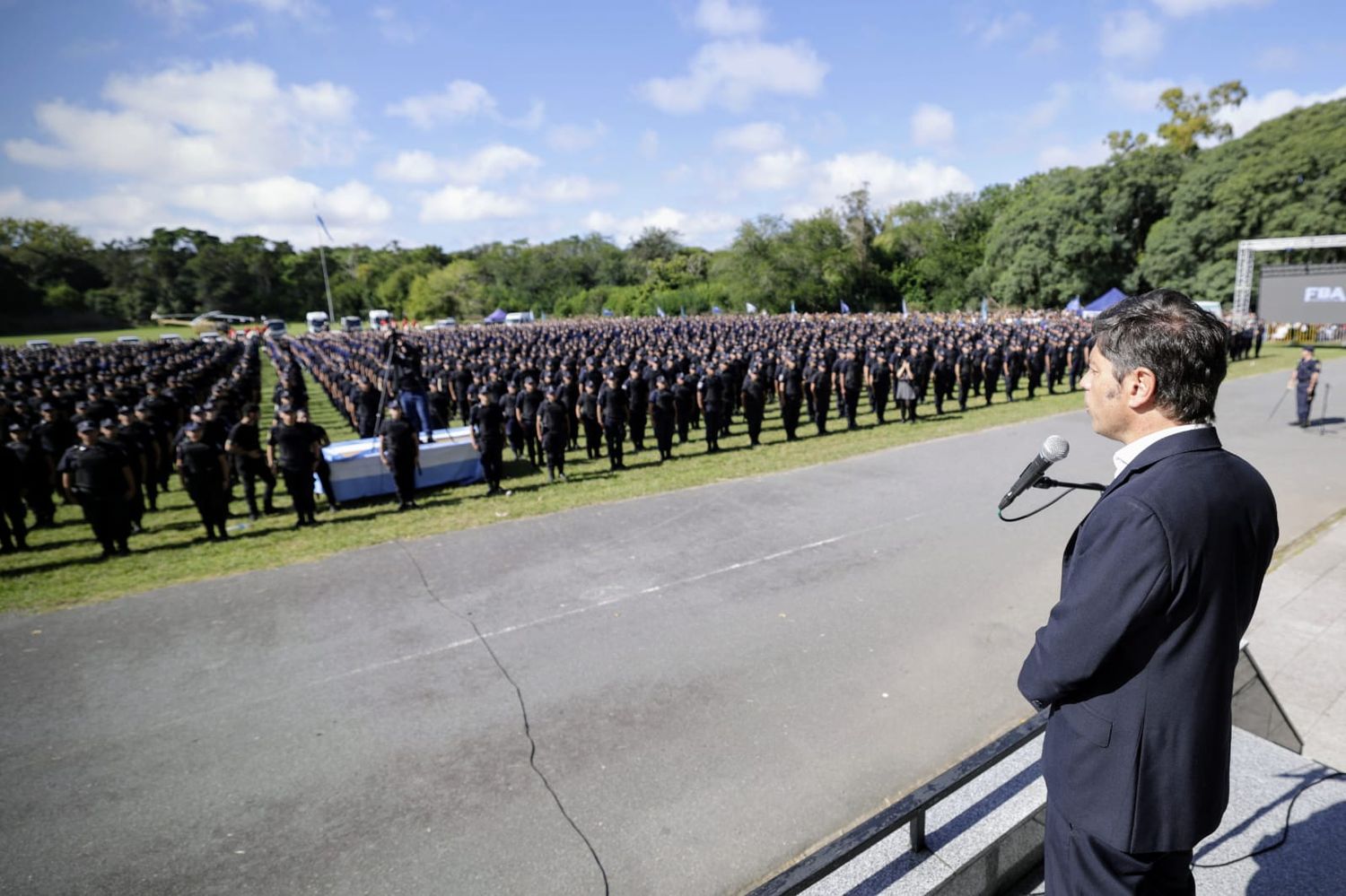 kicillof jura policías