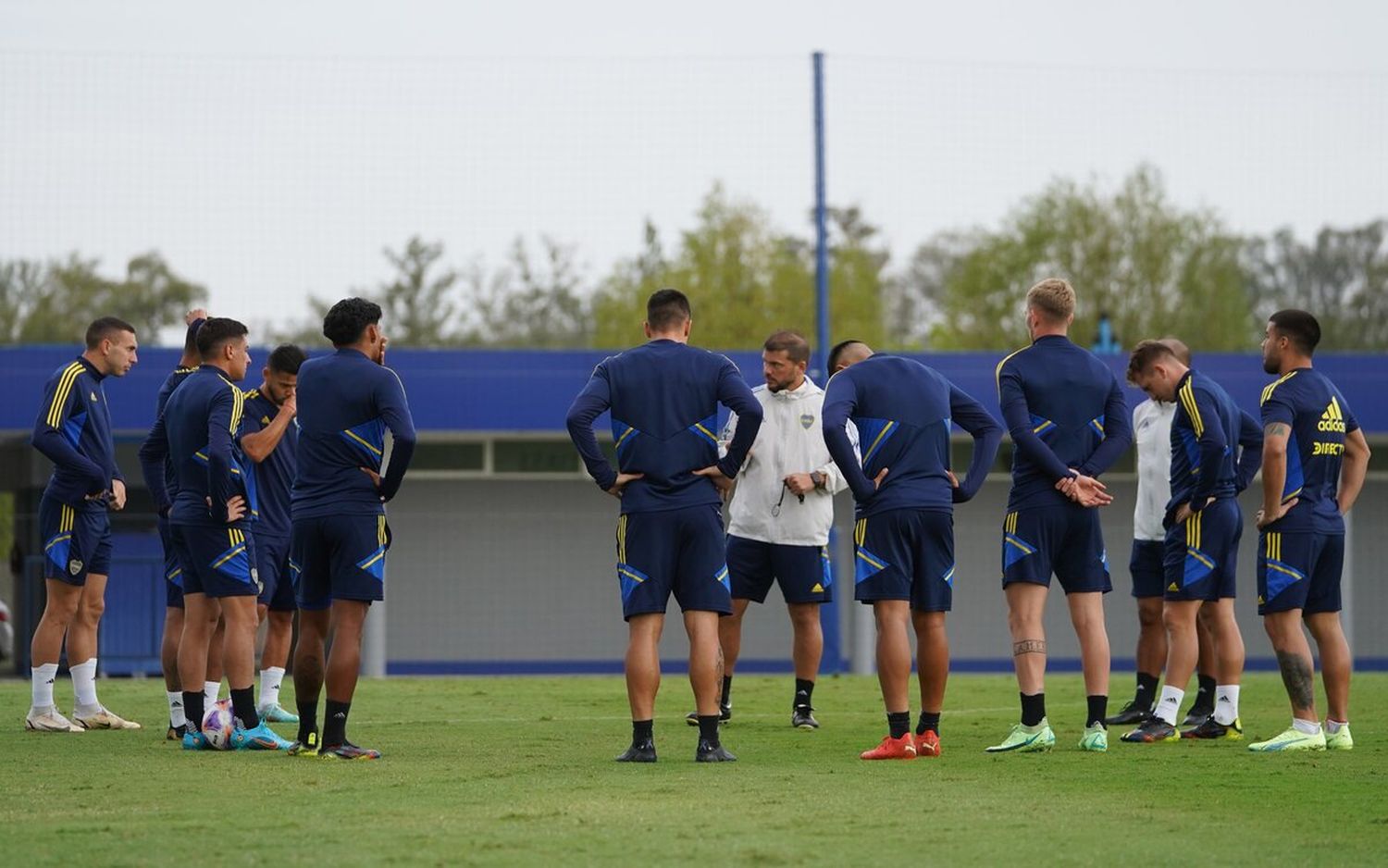 Boca recibe a Colón con una formación suplente y la necesidad de ganar