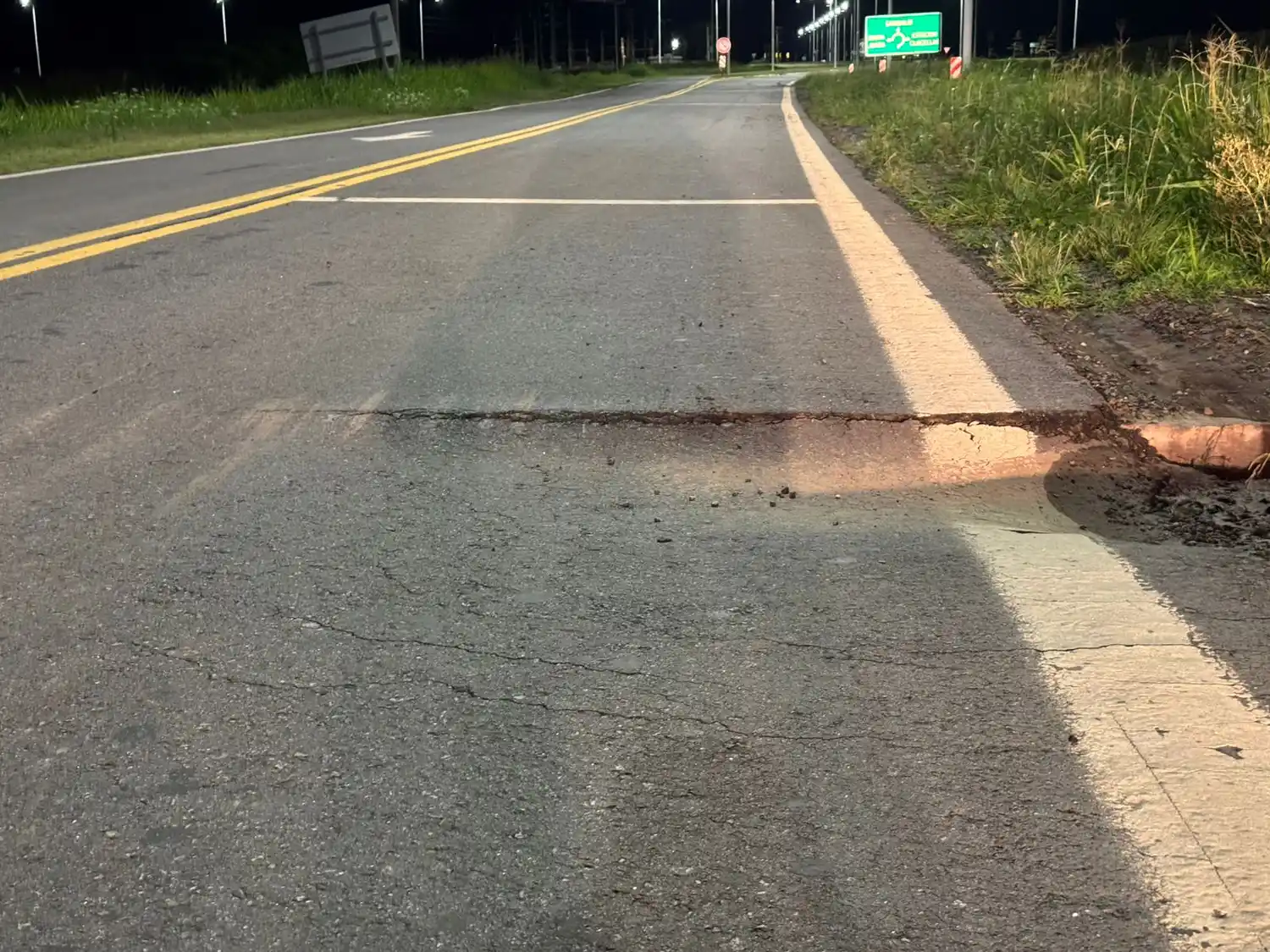 Cuidado: se produjo un socavamiento en ruta 63 y pidieron extrema precaución - 2