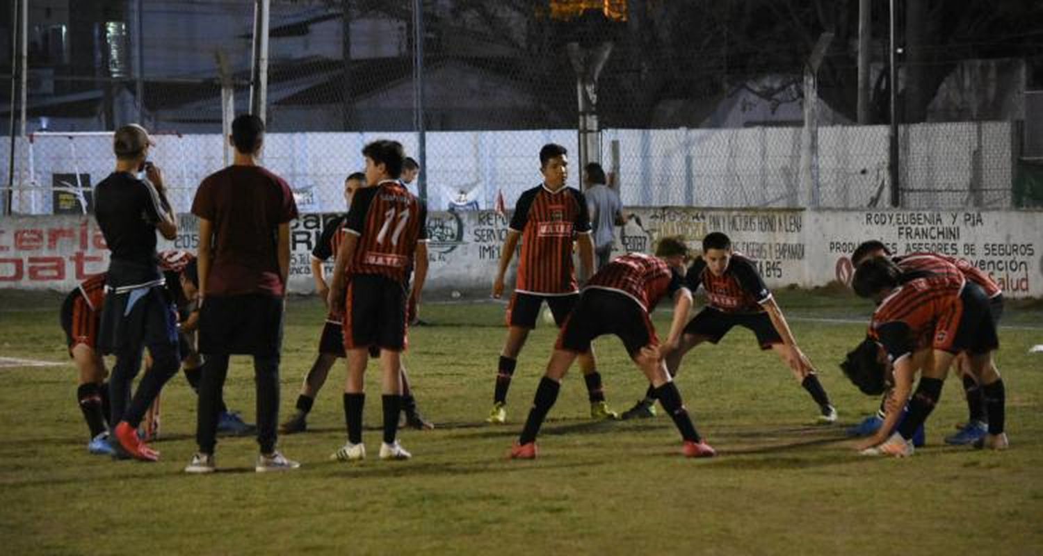 En el inicio de los cuartos de final, San Pedro empató en U13 y ganó en U15