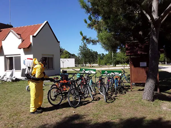 Tareas de desinfección en el balneario San Cayetano
