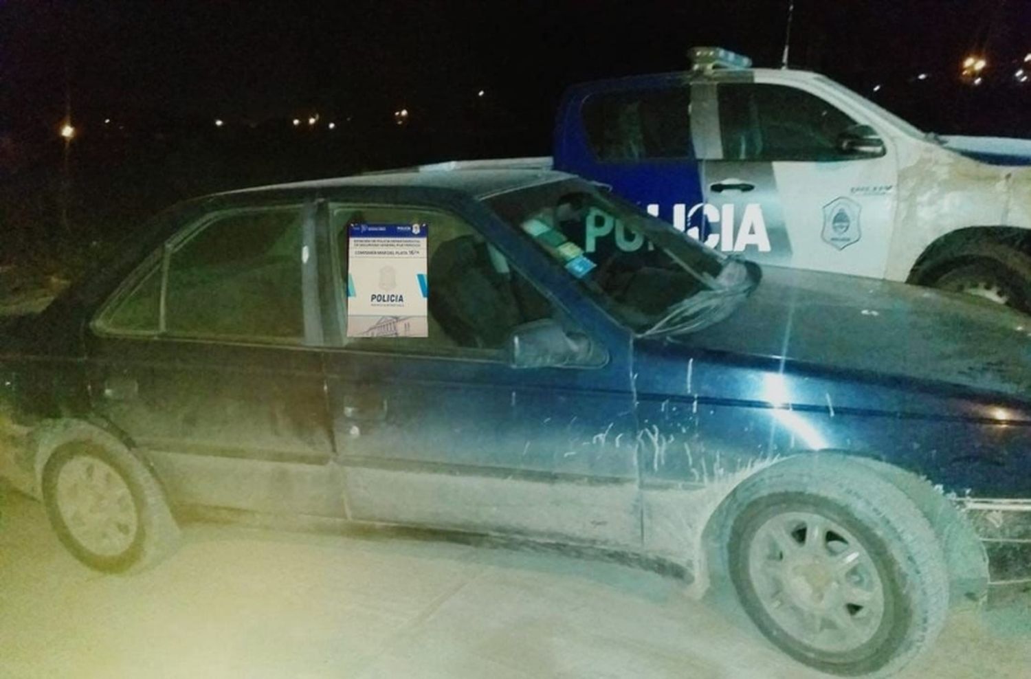 Capturan a dos hombres que intentaban robar un auto