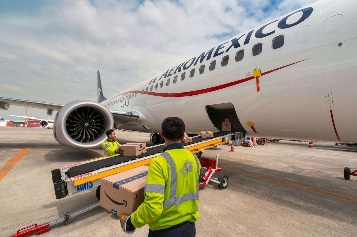 Aeroméxico Cargo amplía su asociación con Amazon México