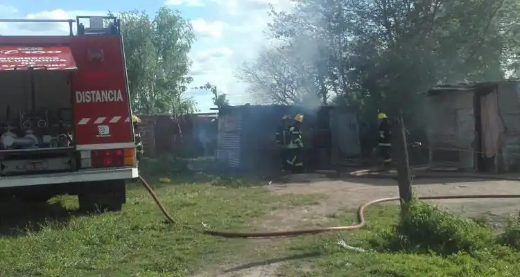 Incendio intencional en precaria vivienda de Benefactoras Sampedrinas y Boulevard Moreno