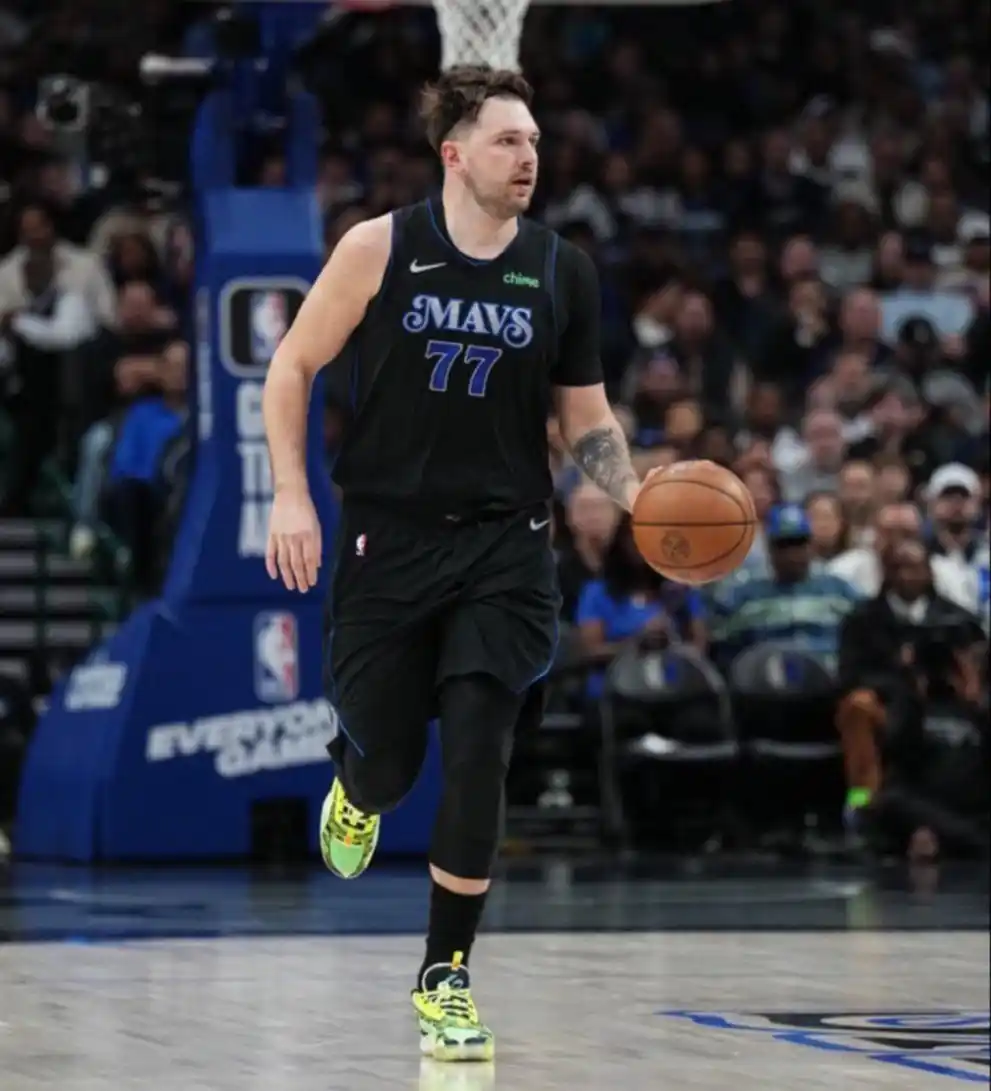 La conflictiva noche de Luka Doncic frente a los Suns