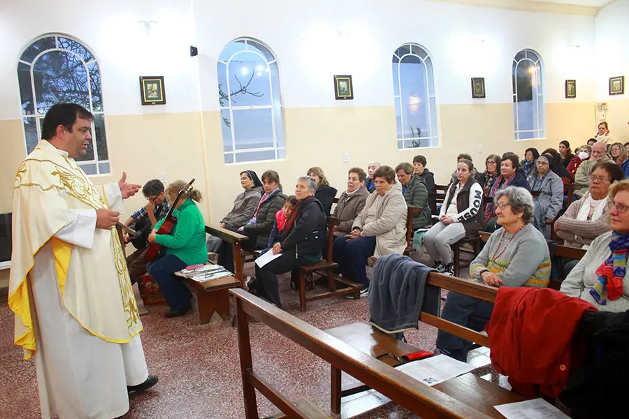Rezos y pedidos a la virgen Nuestra Señora de Luján