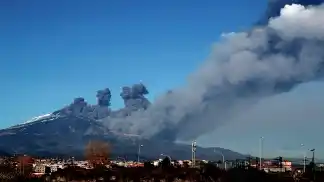 Al menos 10 heridos en Sicilia por un terremoto provocado por la erupción del Etna