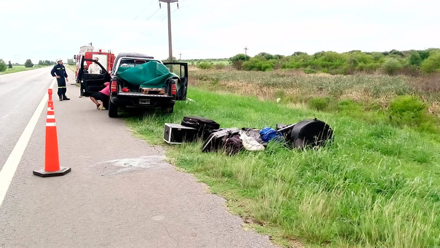 Se prendió fuego la camioneta de un grupo musical que viajaba a dar shows en la provincia
