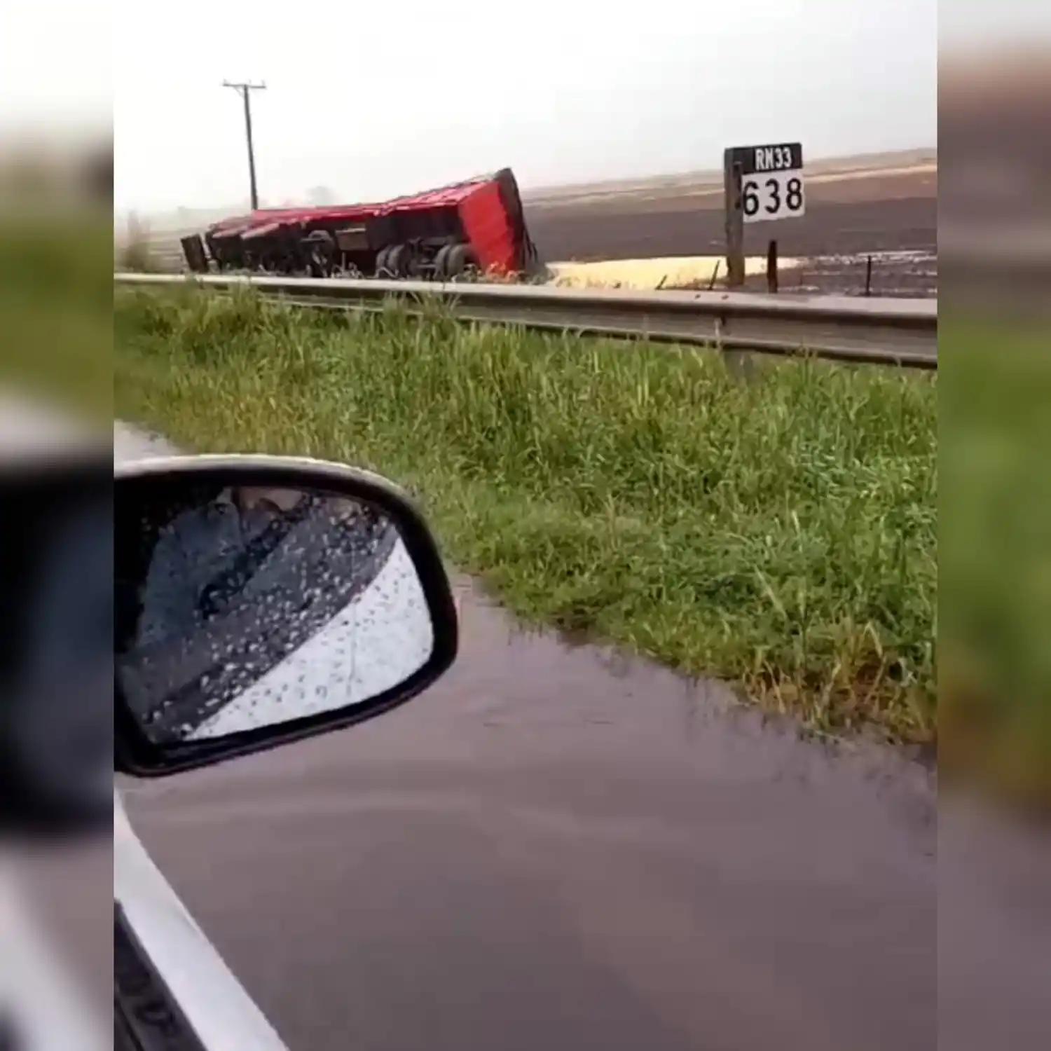 Vuelco de camiones, ruta 33 - 1