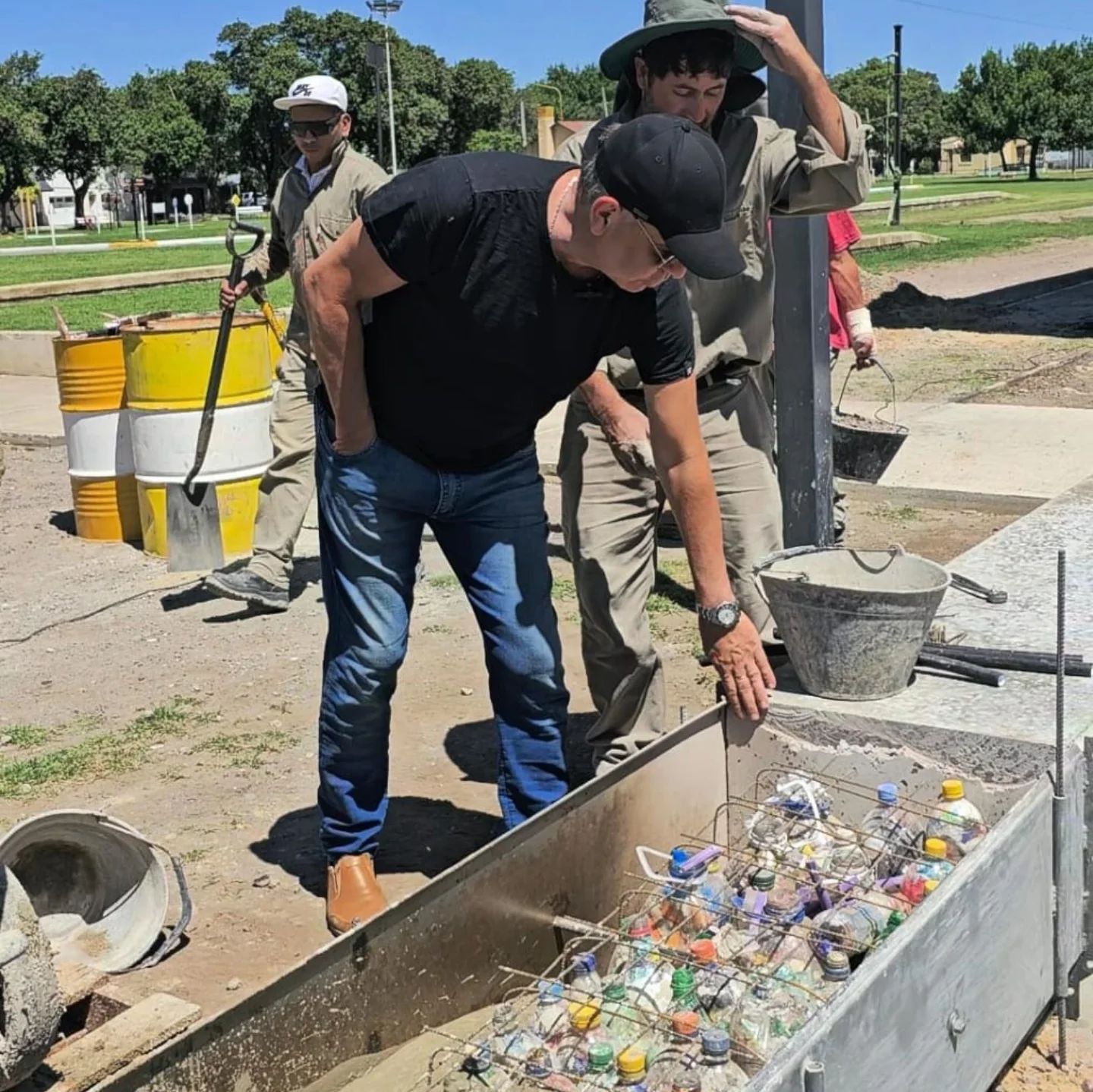 El intendente Leonel Maximino supervisó los trabajos en el Galpón del Pueblo.