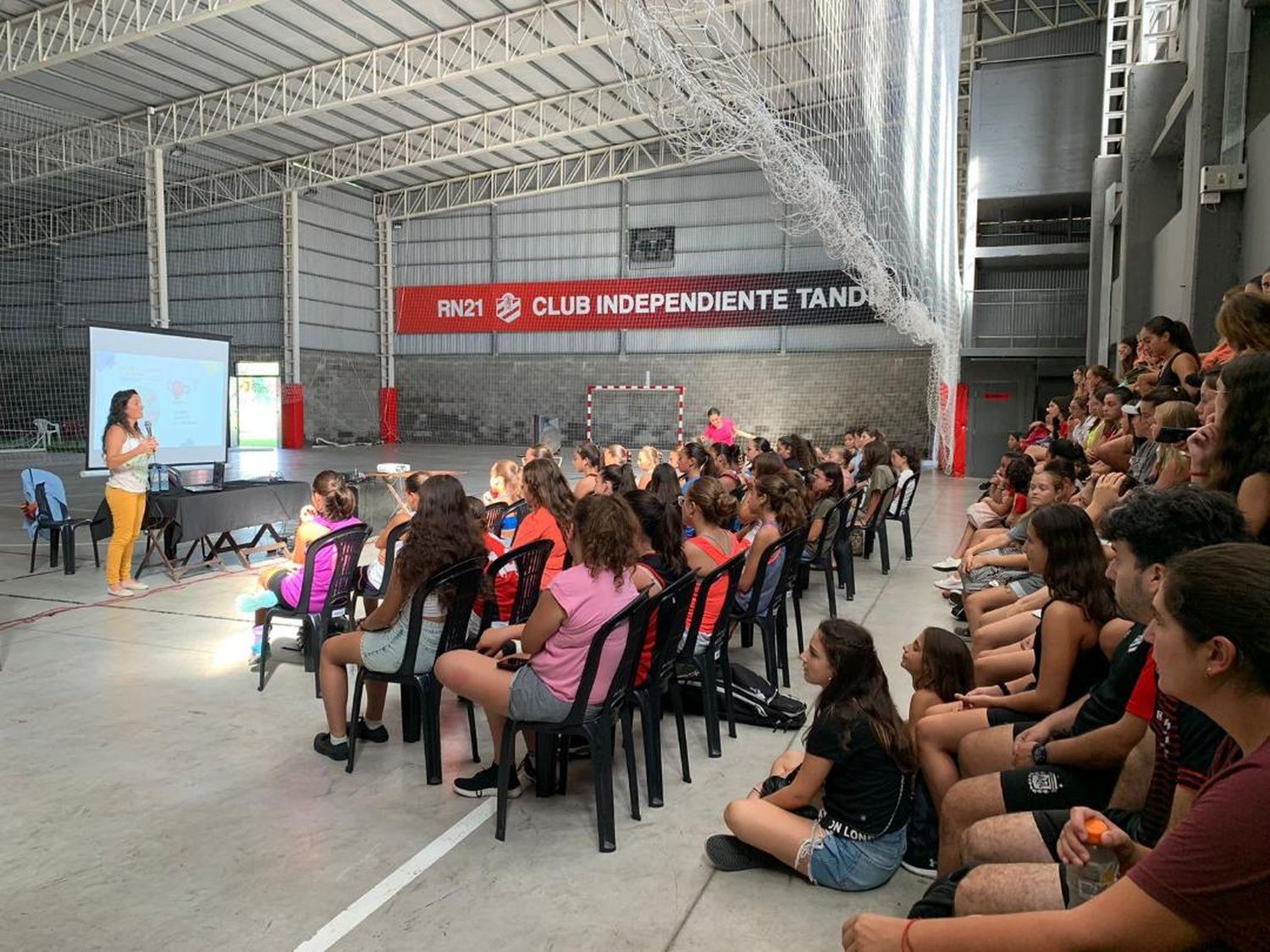 El rojinegro inició un ciclo de capacitaciones