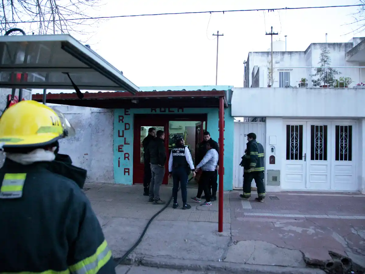 Incendio en una verdulería dejó a una mujer con quemaduras leves