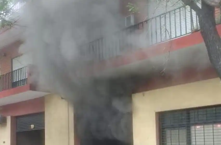 En la zona sur ardió un estudio de fotografía pero fue solo un susto