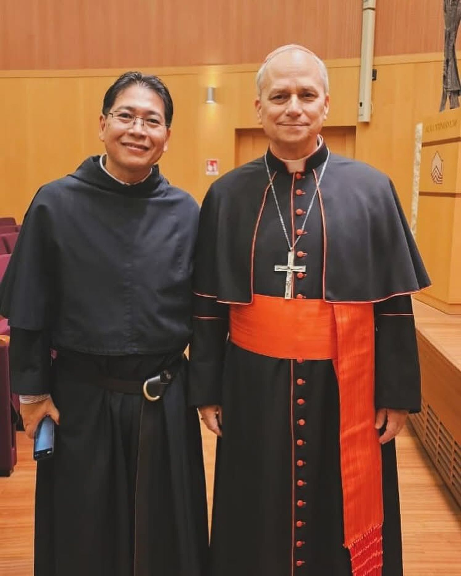 Robert Prevost junto a Fray Javier Otaka